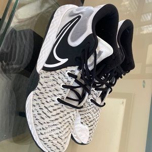 Nike Mens Shoe Size 10